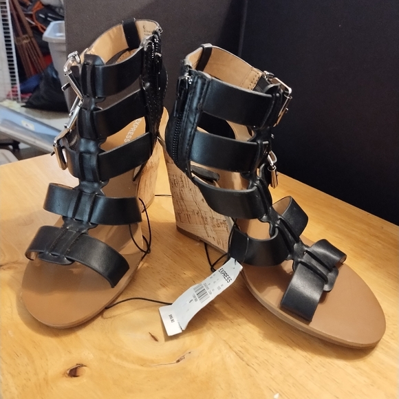 Super hot women's wedgie high heels from Express size 6 new with tags... - Picture 3 of 8